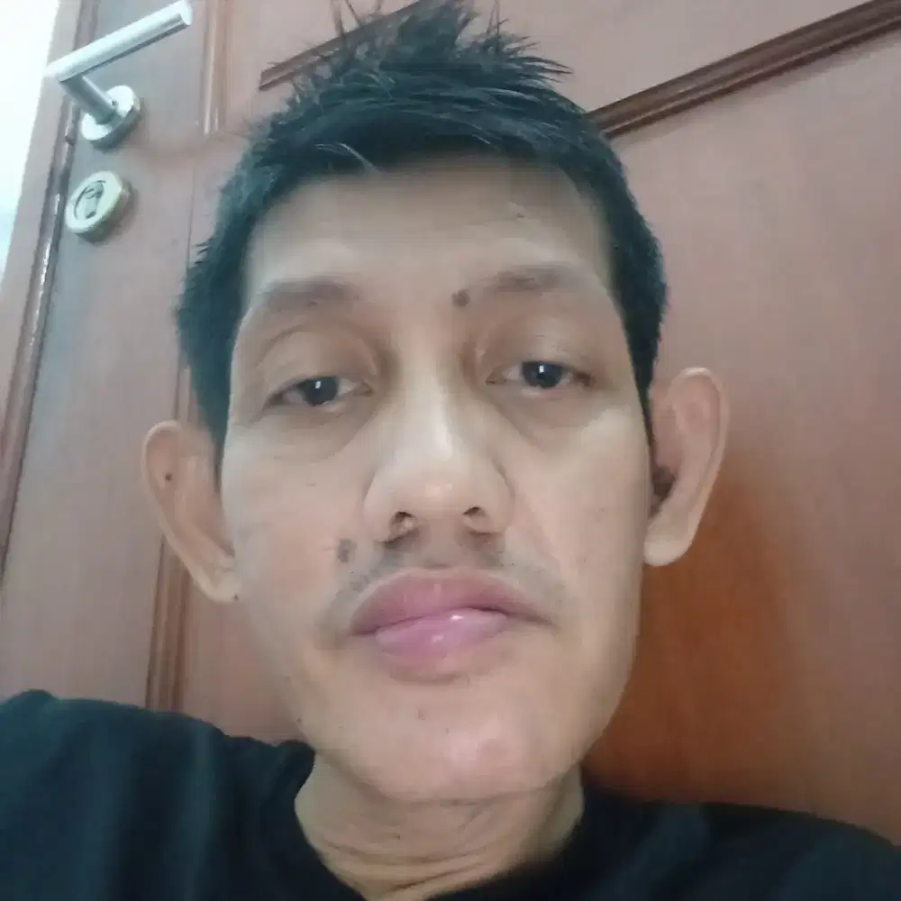 Dibutuhkan asisten rumah tangga