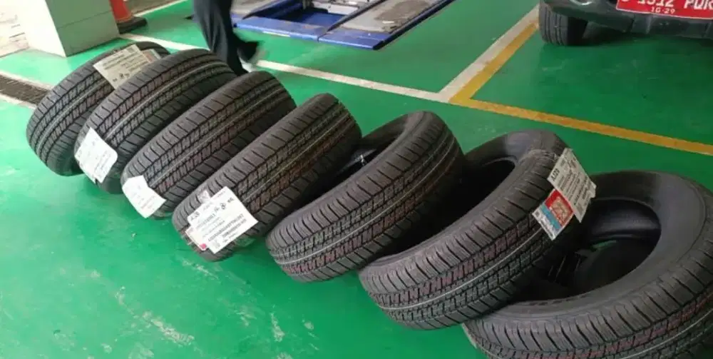 Ban Bridgestone 265/60 R18