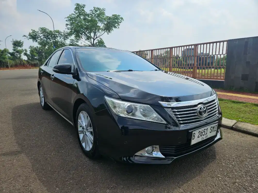 Toyota Camry 2.5 V AT Tahun 2014, Pajak Panjang