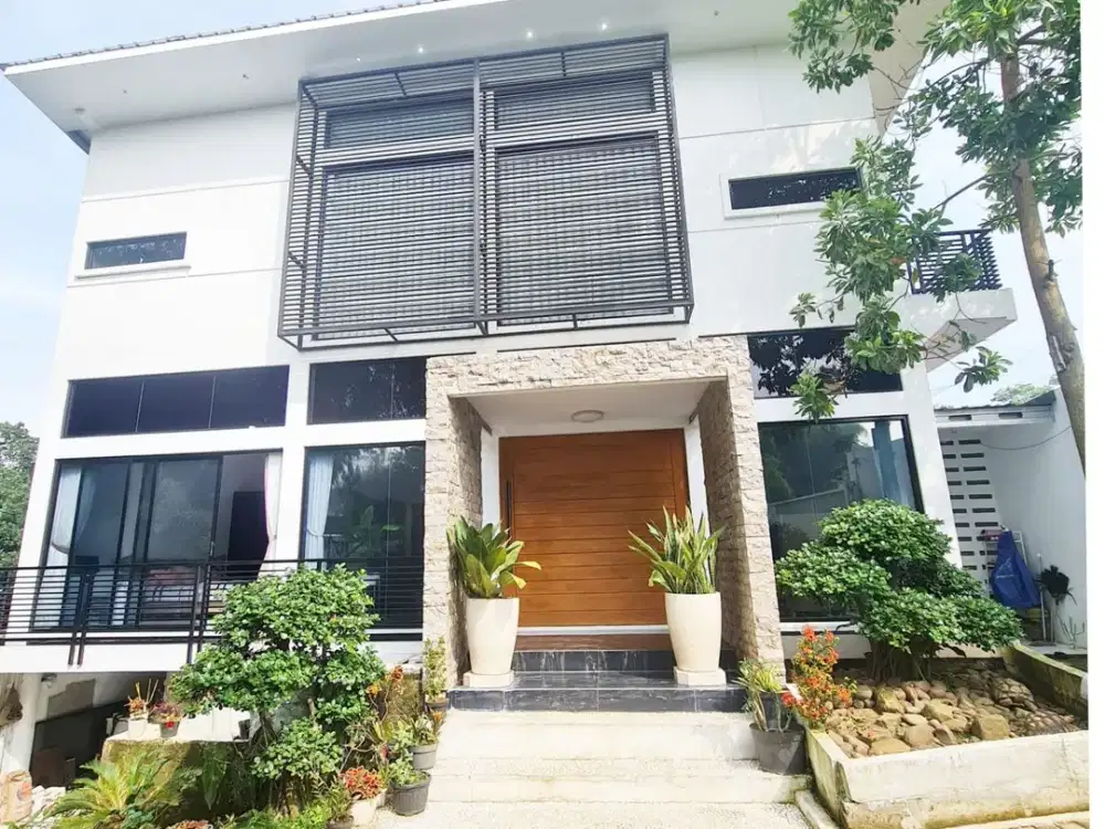 DIJUAL VILLA FULL FURNISHED DENGAN VIEW GUNUNG DAN SAWAH DI CIMAUNG - PANGALENGAN