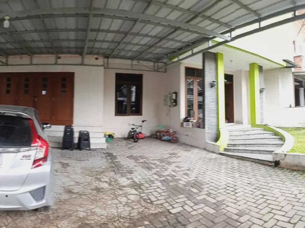 Dijual Rumah Besar Strategis di Caringin Pasadena Bandung