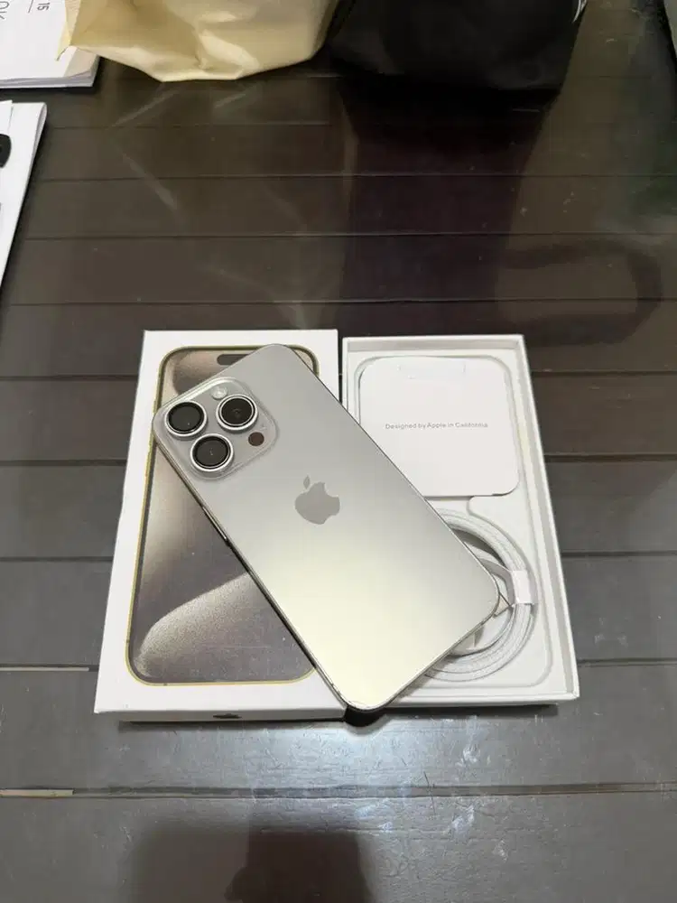 Iphone 15 pro 256 gb natural titanium bt/tt bu