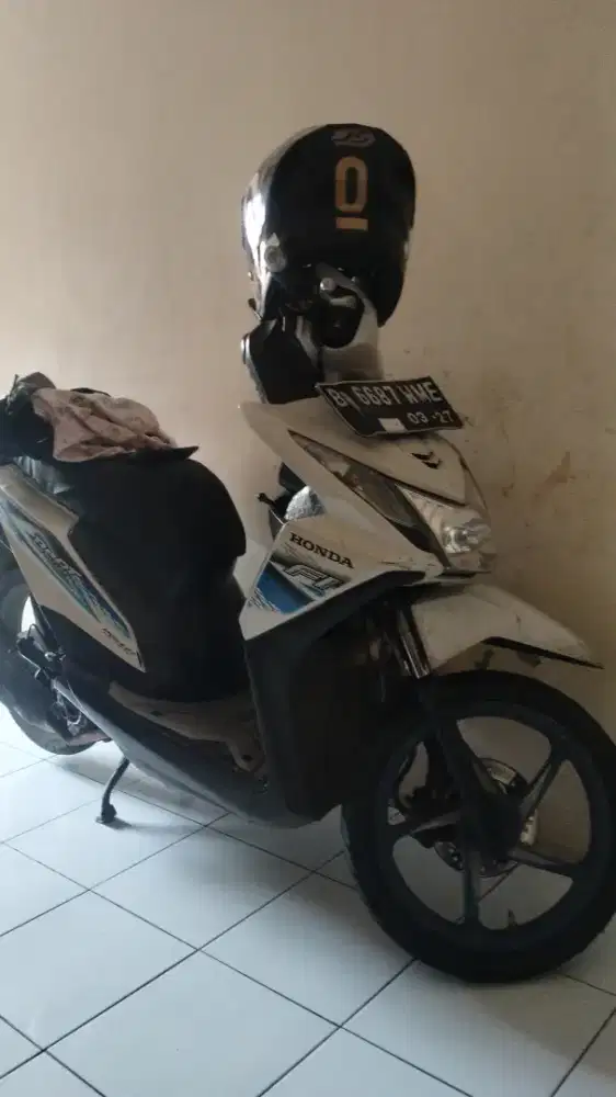 Jual motor beat tahun 2015