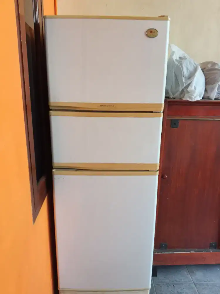 Kulkas 3 pintu rusak