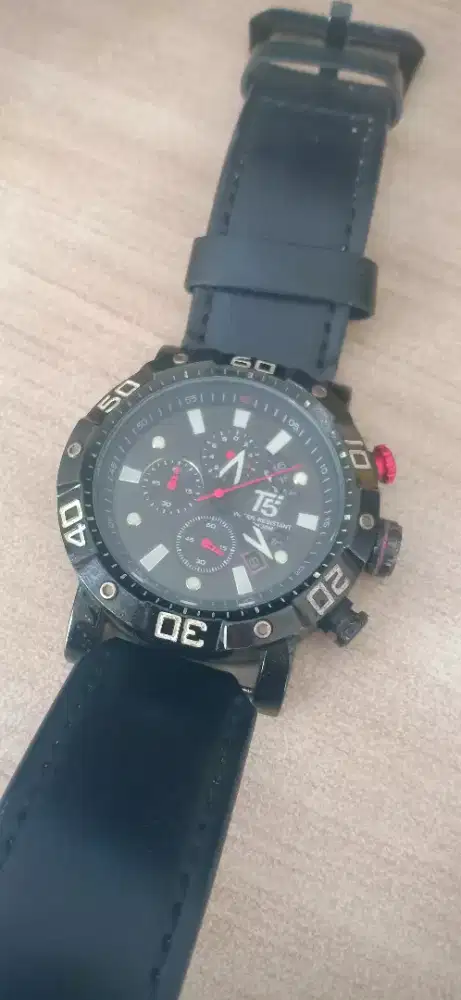Jual jam tangan T5 kondisi Prima
