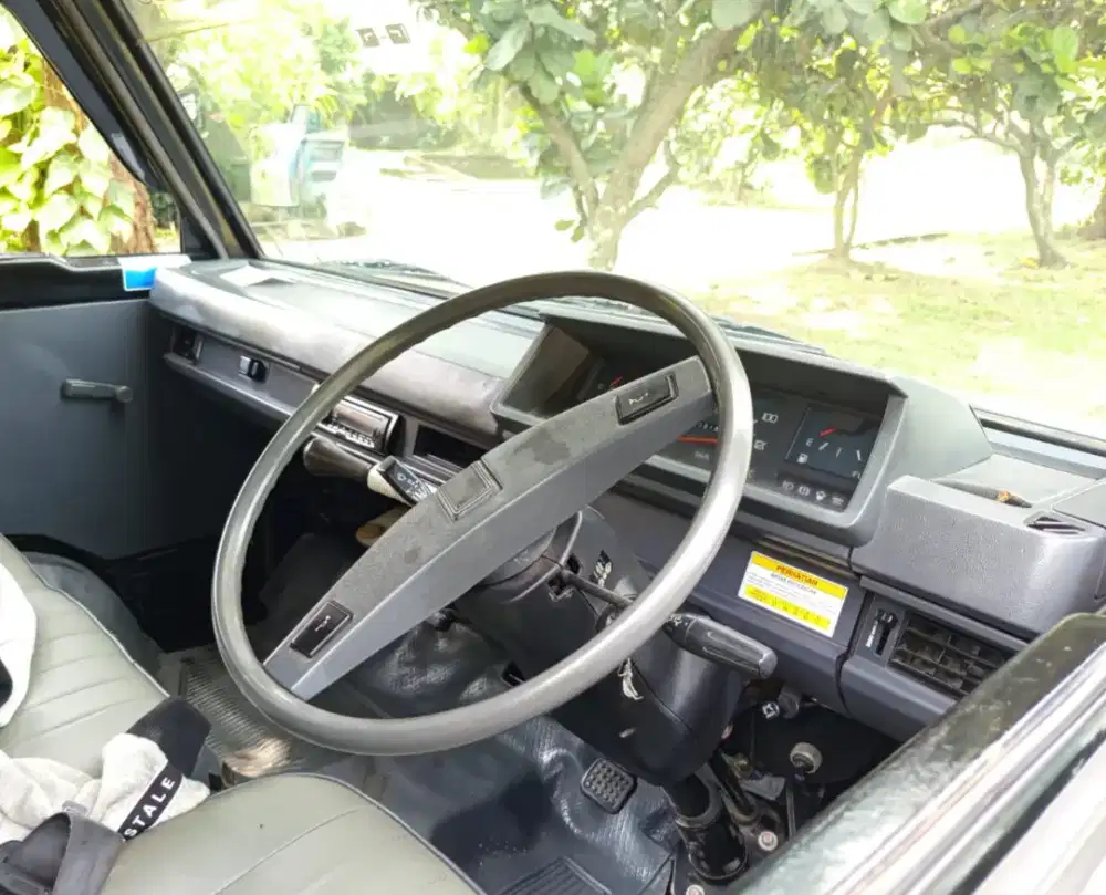 Mitsubishi l300 box 2018