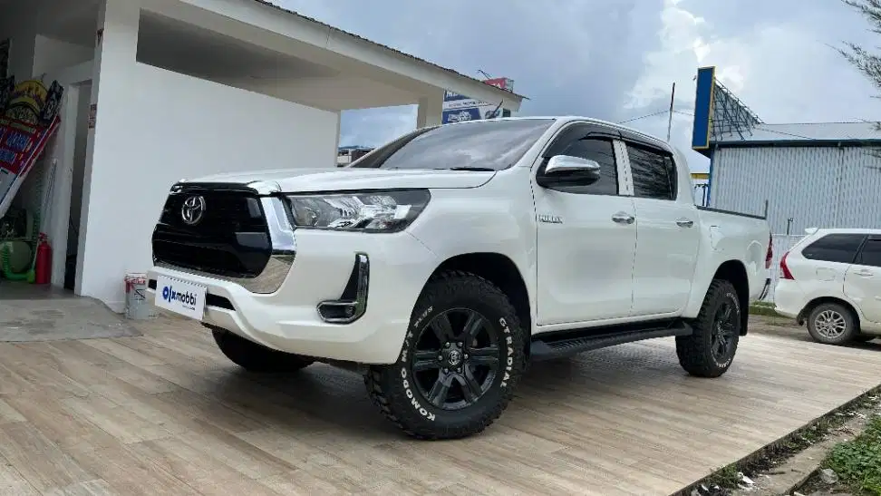 Toyota Hilux 2.4 D-Cab G 4X4 Solar MT 2021 Putih