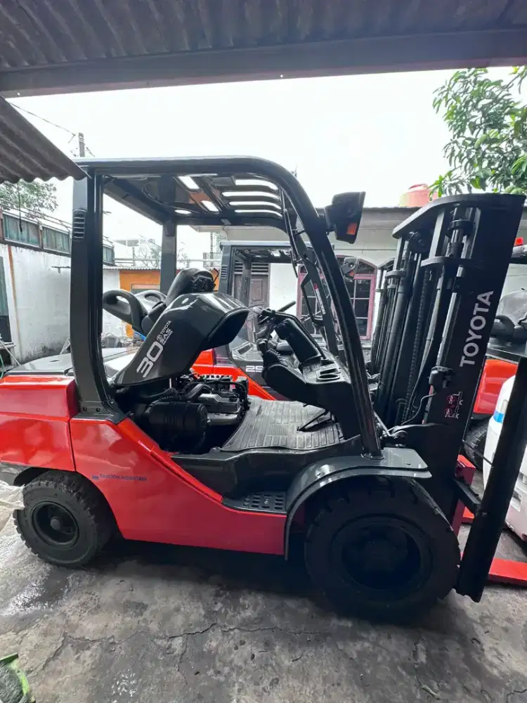 FORKLIFT BEKAS  TOYOTA thn 2019