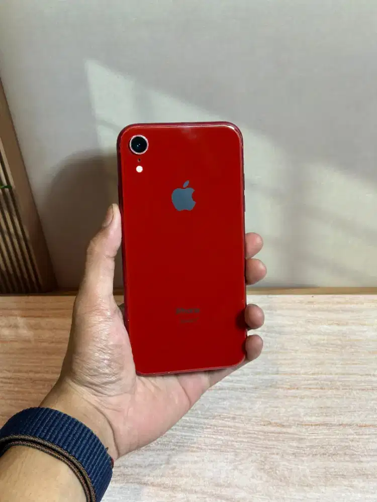 Iphone xr merah