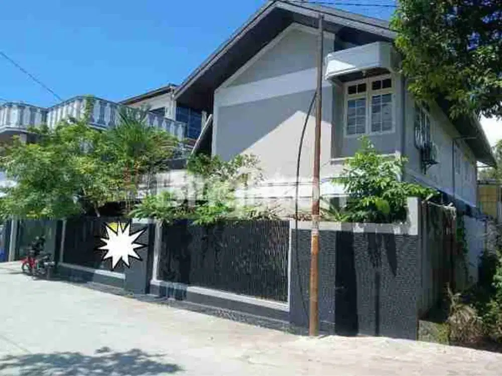 DIJUAL RUMAH BESAR SEMIFURNISH LOKASI TENGAH KOTA DALAM PERUMAHAN PUPUK AMAN NYAMAN HARGA NEGO