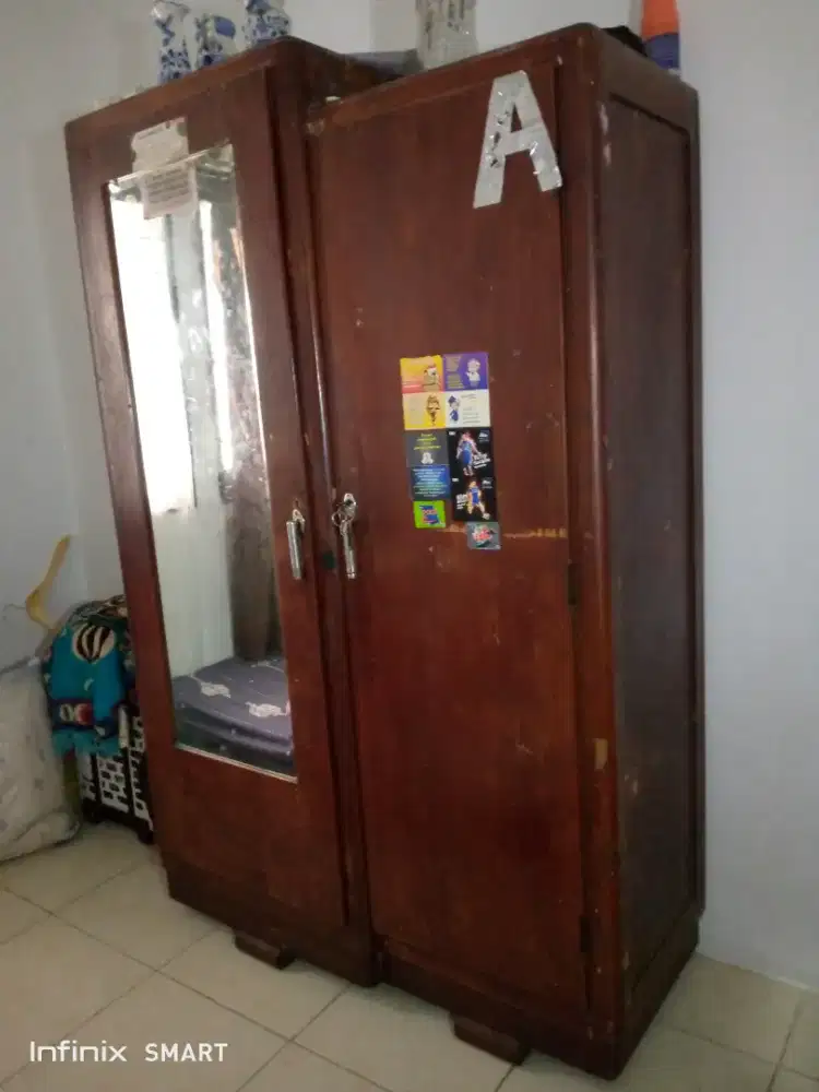 Jual Lemari Jati Tua
