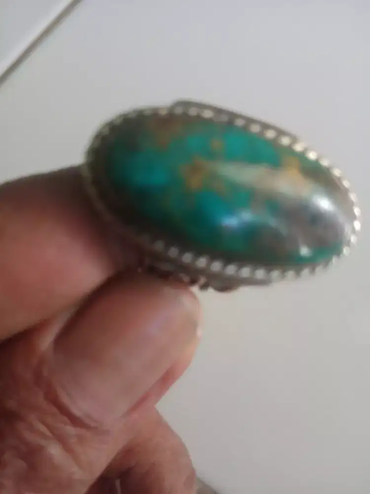 Batu pirus Persia lawasan
