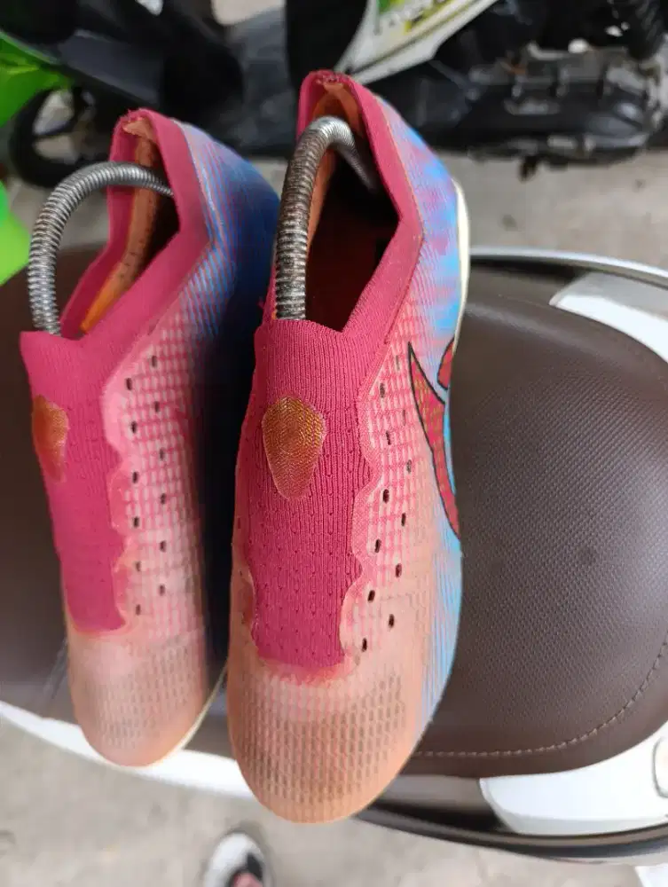 Sepatu bola ortus