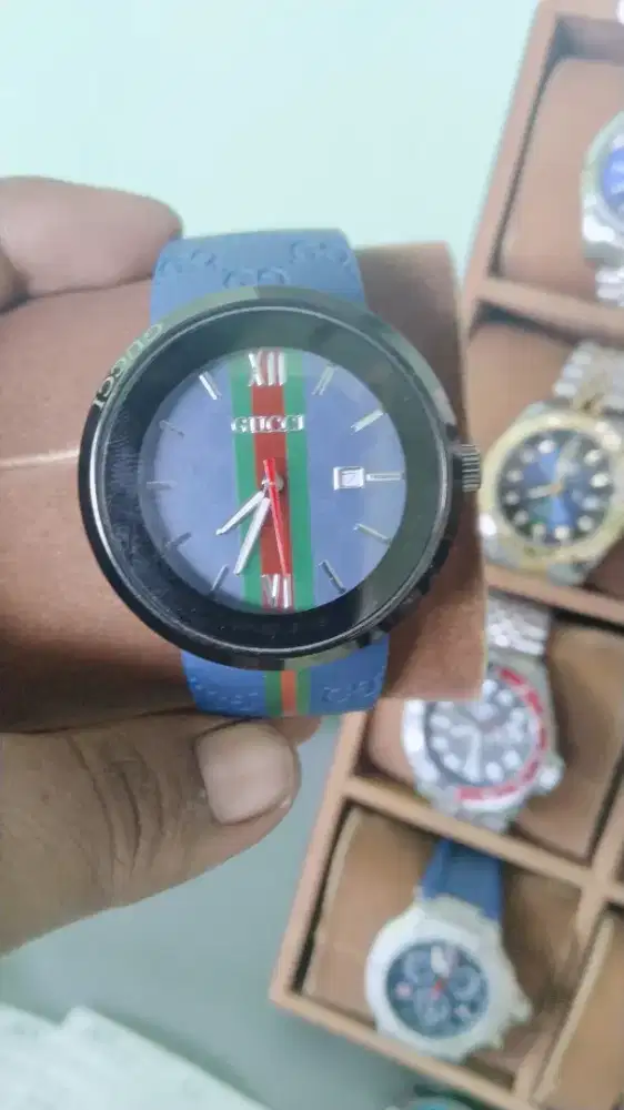 Di butuh kan host live di utamakan laki2