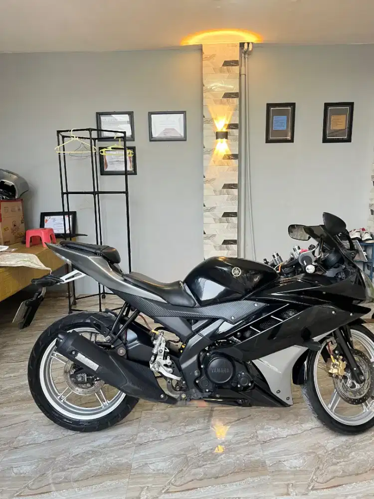 Motor Yamaha YZF R15