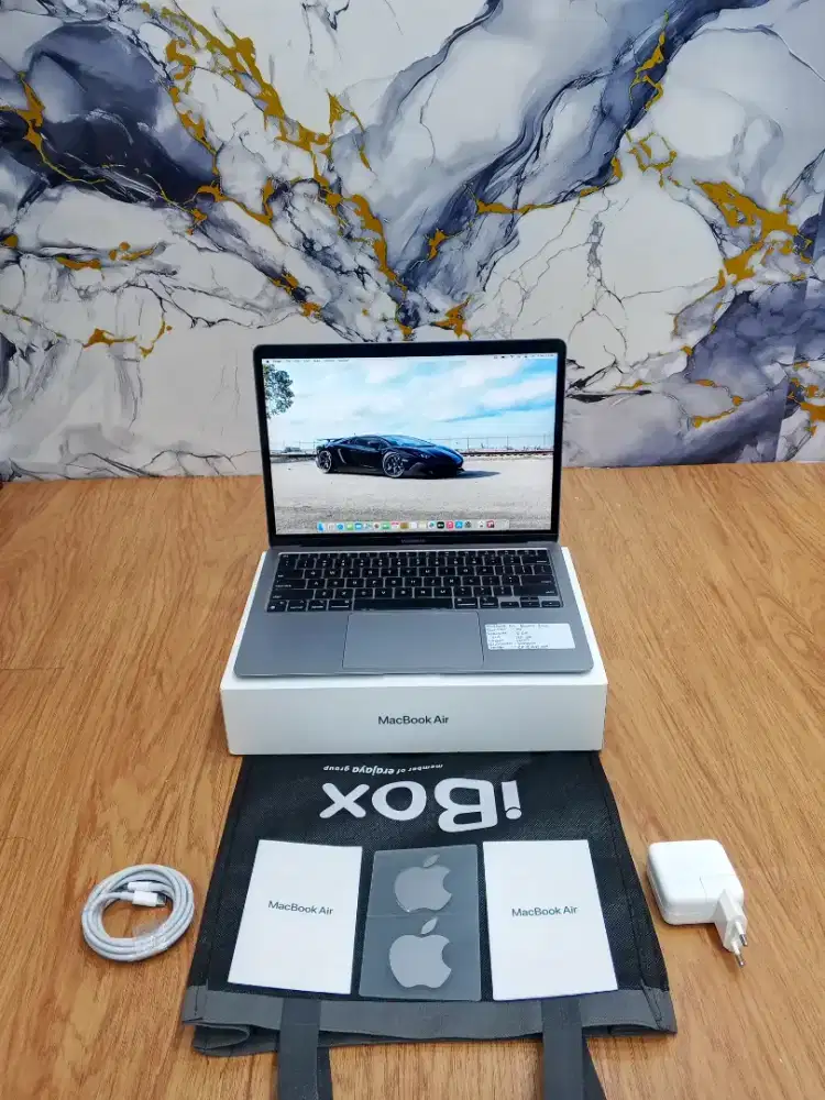 MacBook Air Retina 13inch 2020 M1 / 8 GB / 256 GB Fullset