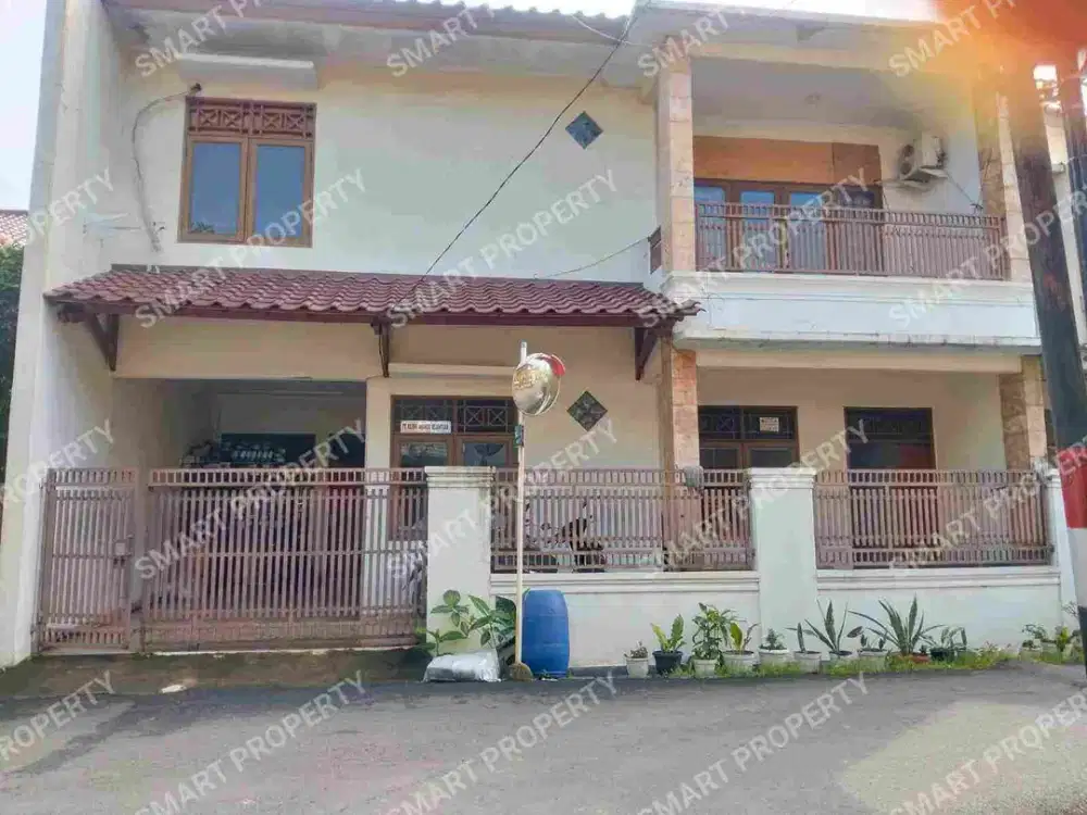 DI JUAL RUMAH MURAH 2 LANTAI DI DLM KOMPLEK PERUMAHAN DI CONDET KRAMAT JATI JAKTIM
