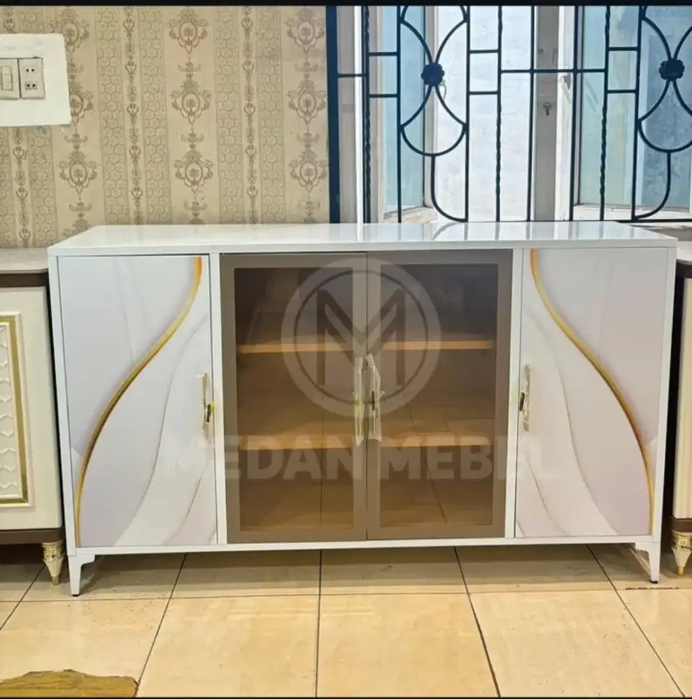 Bufet TV Minimalis Putih Elegan