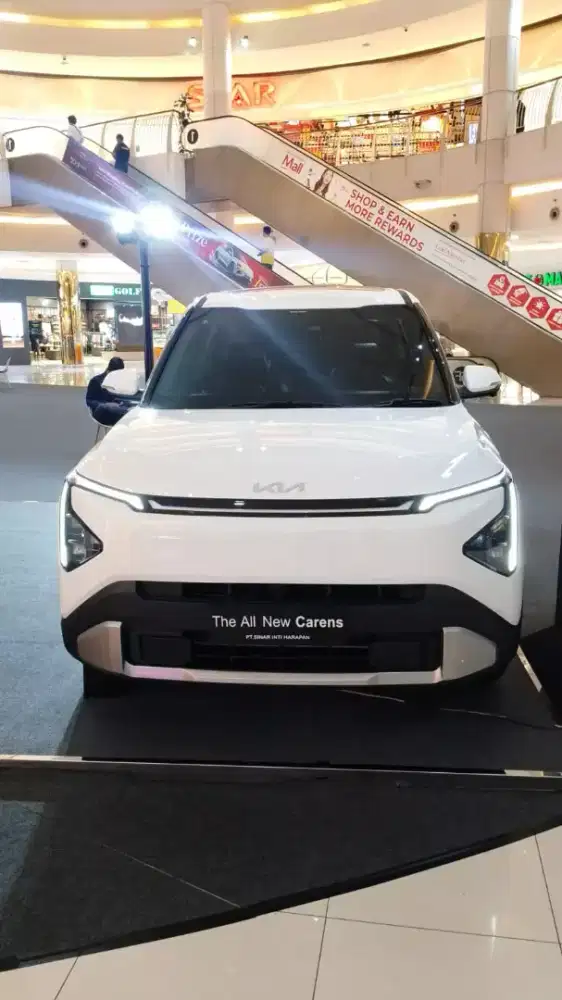Dijual mobil Kia Carrens