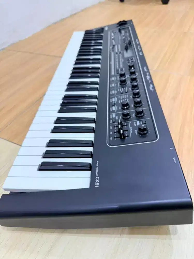 YAMAHA CK 61 second