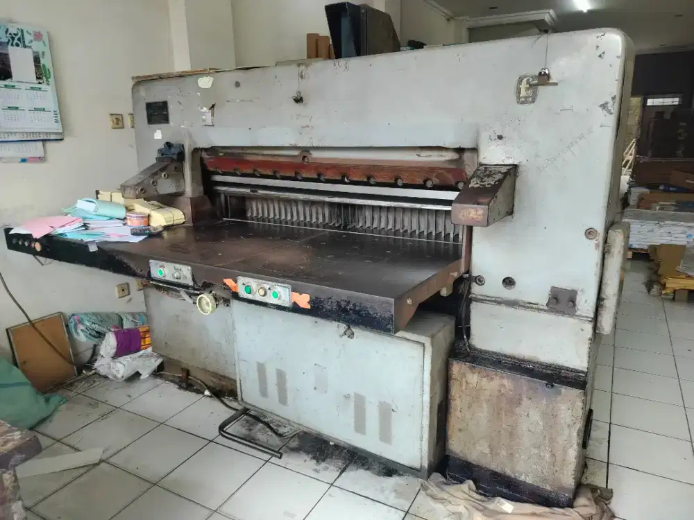 Dijual mesin potong kertas QZ 104