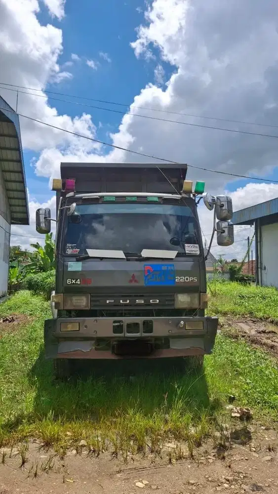 Mitsubishi Fuso FN 6x4 220 ps Dump 2010 & 2013