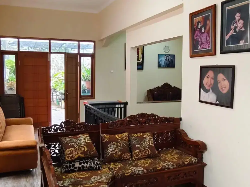 Rare Listing! Rumah Strategis Semi Furnished di Sukamulya Indah