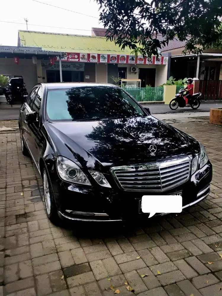 DIJUAL Mercy E300 Elegance 3.0 2011 NIK 2012