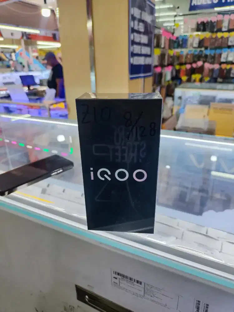 IQOO Z10 5G 8/128GB HITAMM