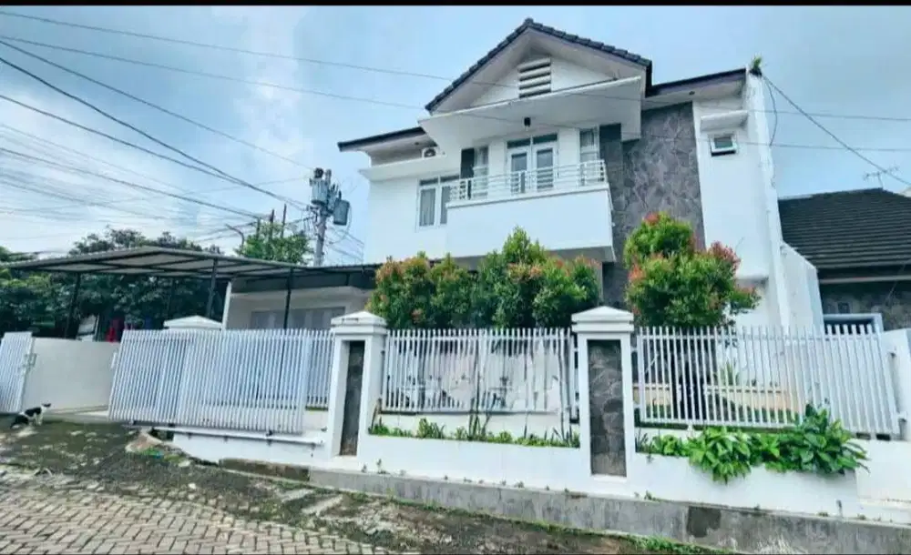 Rumah dua lantai dekat kampus undip tembalang