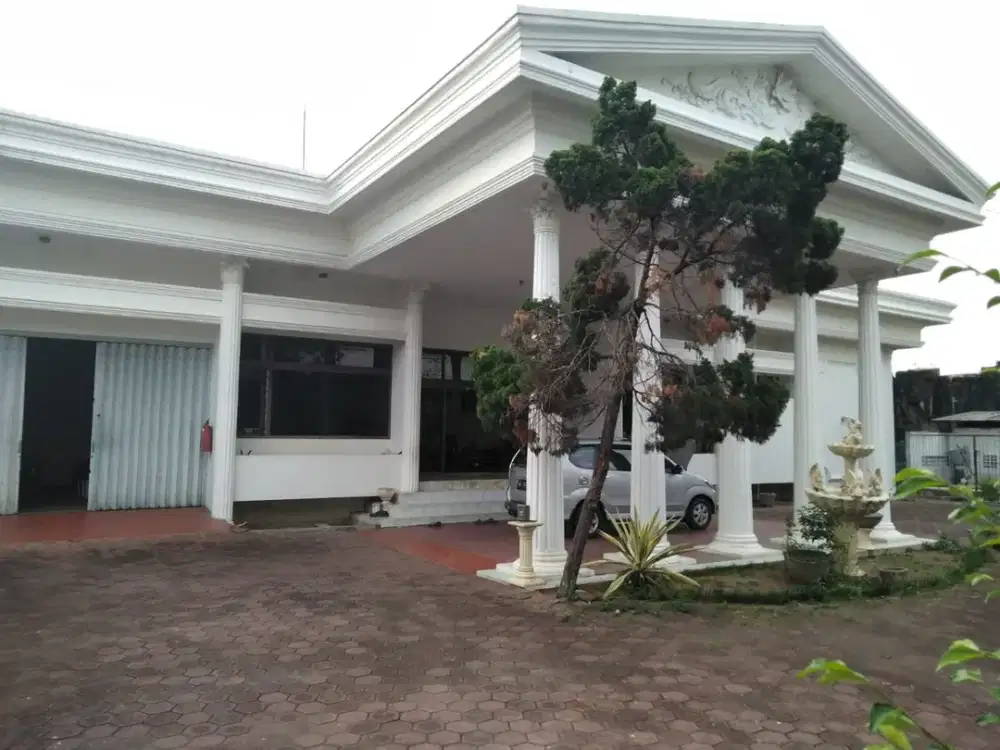 DIJUAL RUMAH BESAR SIAP PAKAI DI KERTEN LAWEYAN