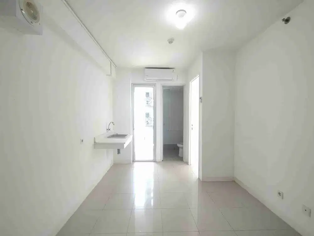 Ready Sewa 2 Kamar Unfurnished samping mall Bassura City lantai rendah