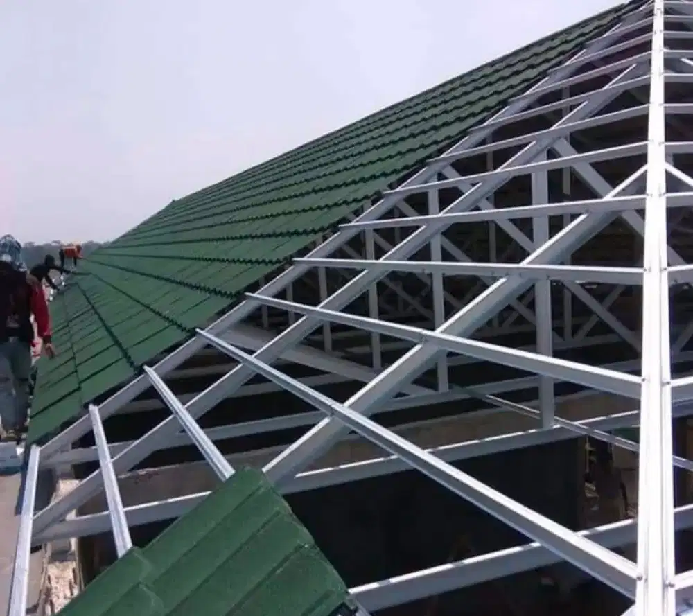 Pemasangan baja ringan dan renovasi atap