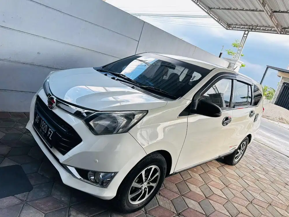 Sigra R 2017 putih deluxe mt manual daihatsu sigraa