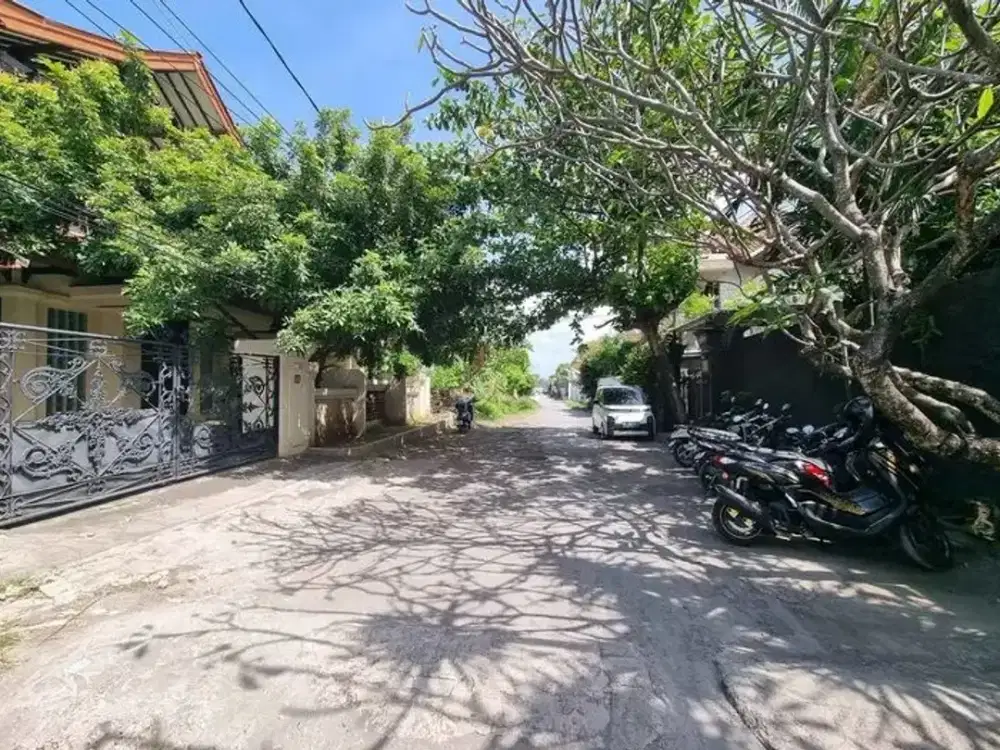 Di Jual Tanah Bonus Rumah Di Jalan Pemuda Renon Denpasar Bali. Dekat Ke Jalan tukad Badung, Plaza renon, Sanur Bali,