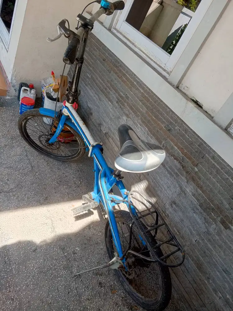 SEPEDA LIPAT jok baru ada lampu dan bel