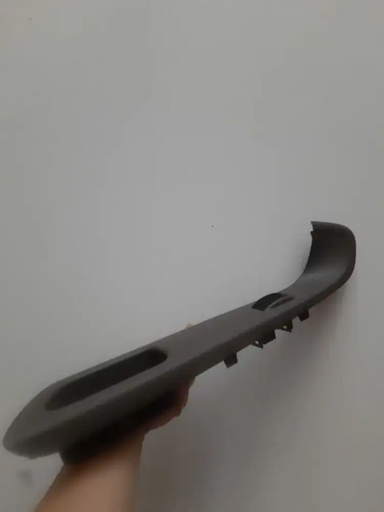Handle Pintu Innova kiri tenggah. Pegangan pintu kiri tenggah