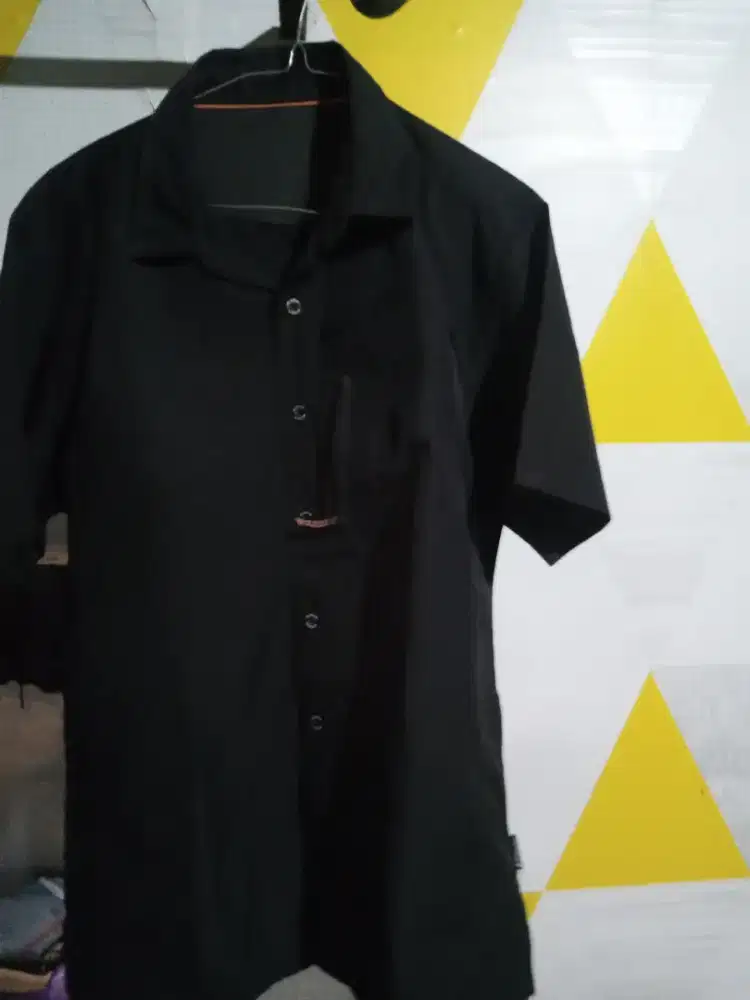 Kemeja lengan pendek merk elger original second ukuran,L