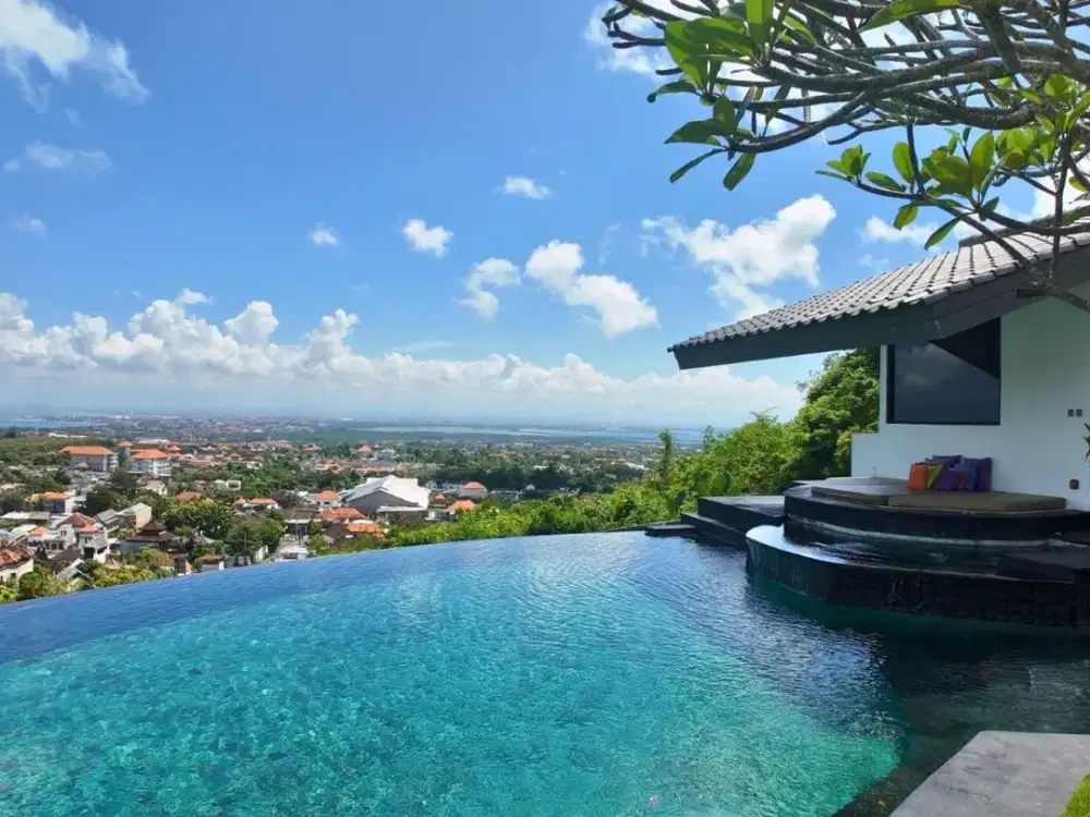 Rare Cliffside Villa in Jimbaran with Panoramic Ocean Views