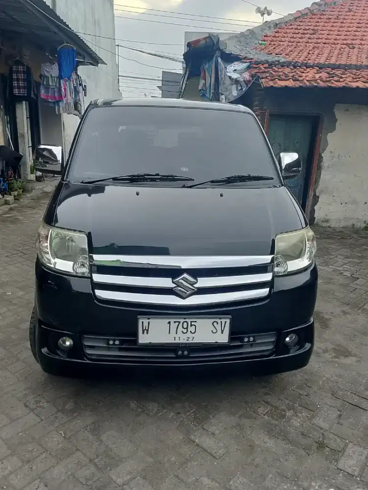 Di jual mobil APV SGX HITAM