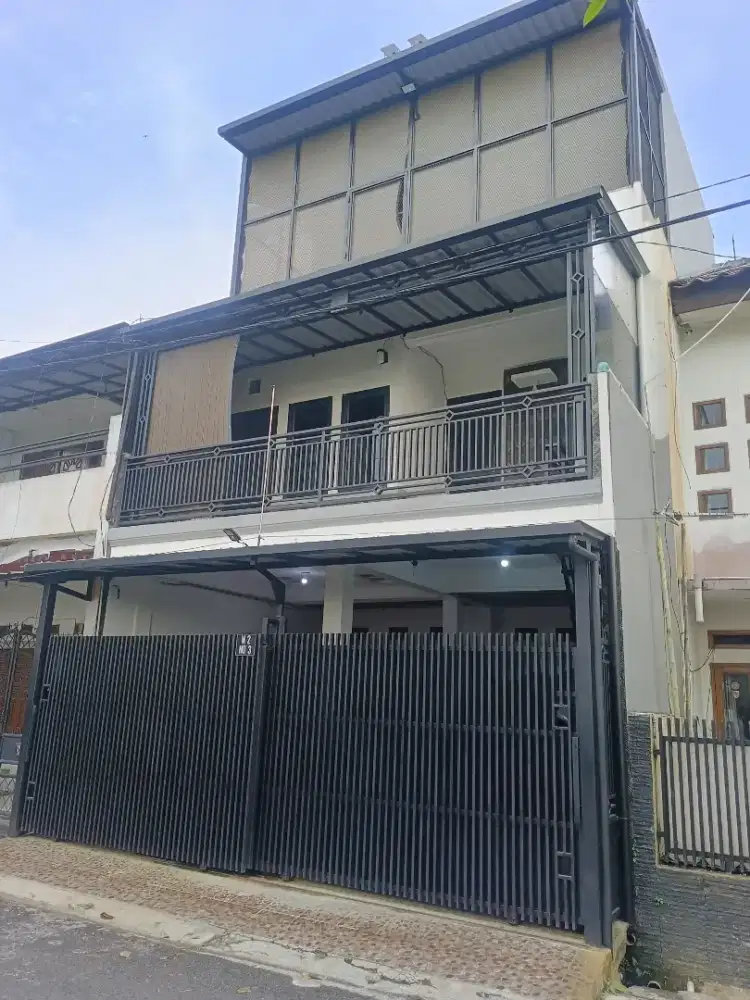 Jual Rumah 3 lt. Kota Bandung.
