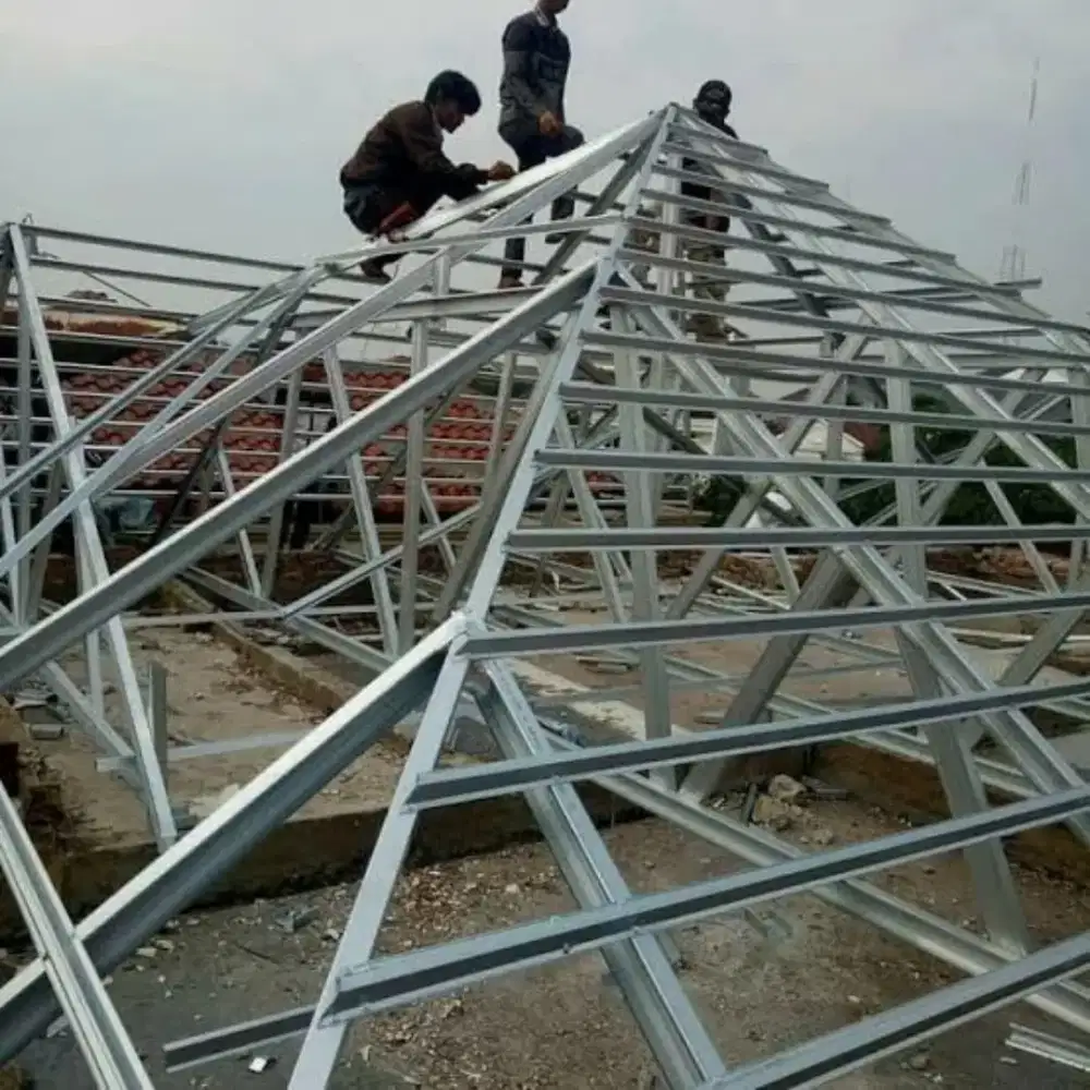 Pemasangan baja ringan dan plafon pvc