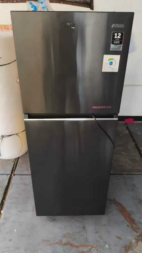 Kulkas aqua 205L