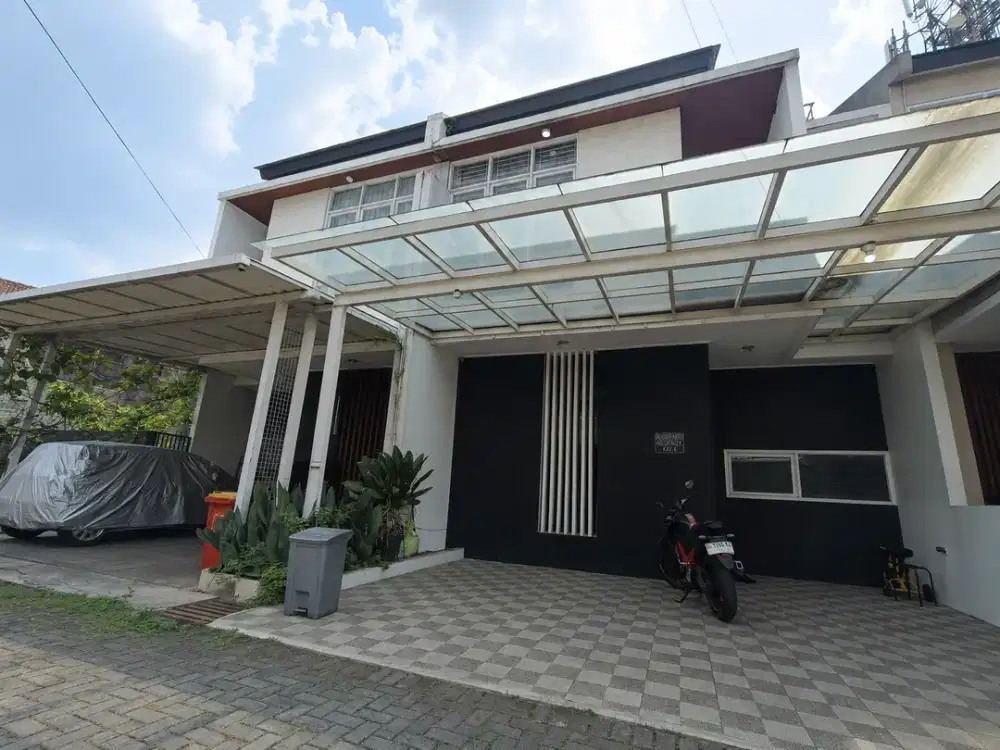 Rumah Strategis 2 Lantai di Turangga, Cocok untuk Keluarga
