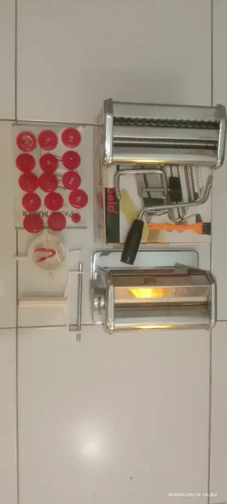 Gilingan adonan / mie (pasta maker)