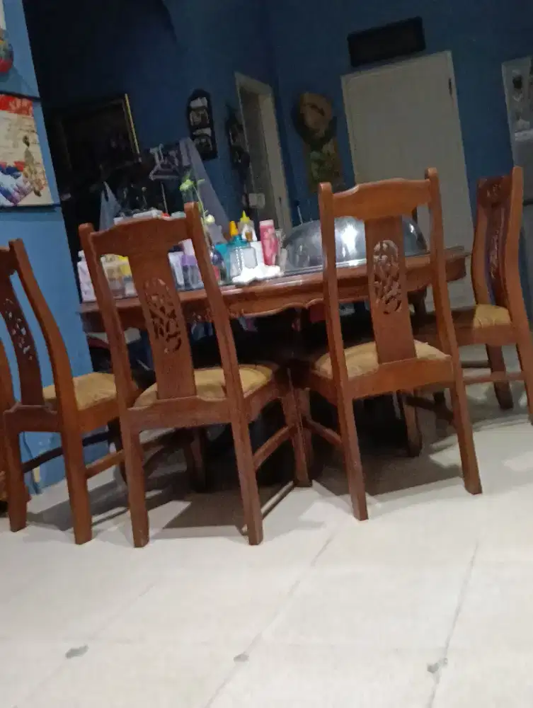 Meja Makan Bulat Jati 6 Kursi