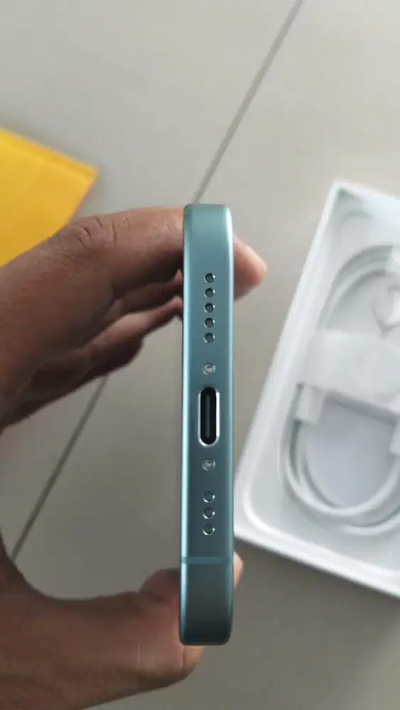 Iphone 16 tyle 128 gb like a new