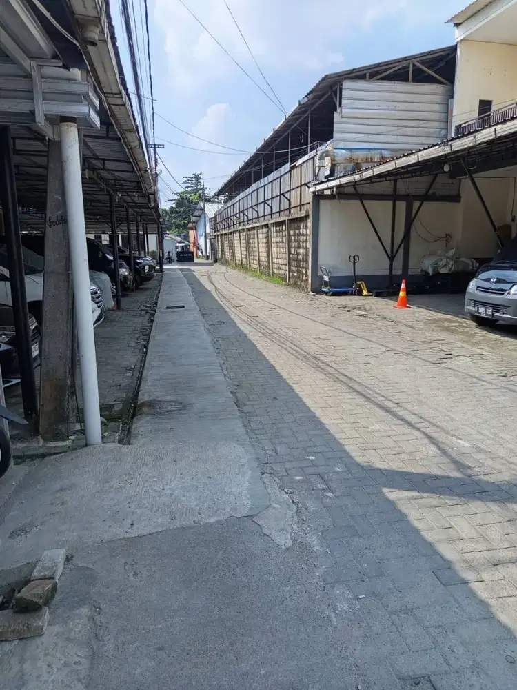 DI SEWAKAN RUMAH DEKAT BANDARA HALIM PERDANA KUSUMA