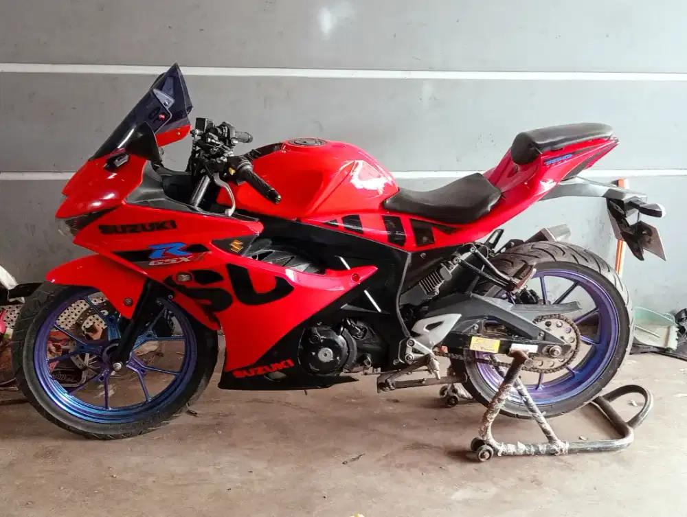 Fs Suzuki gsx 150 plat E