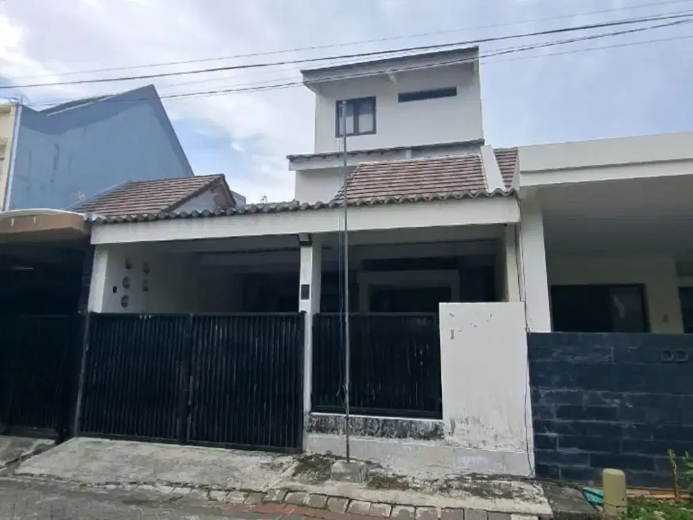 Rumah 3 Lantai Pantai Mentari Selangkah Raya Kenjeran